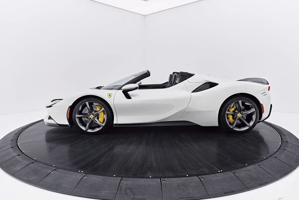 2022 Ferrari SF90 Spider - Image 19 of 31