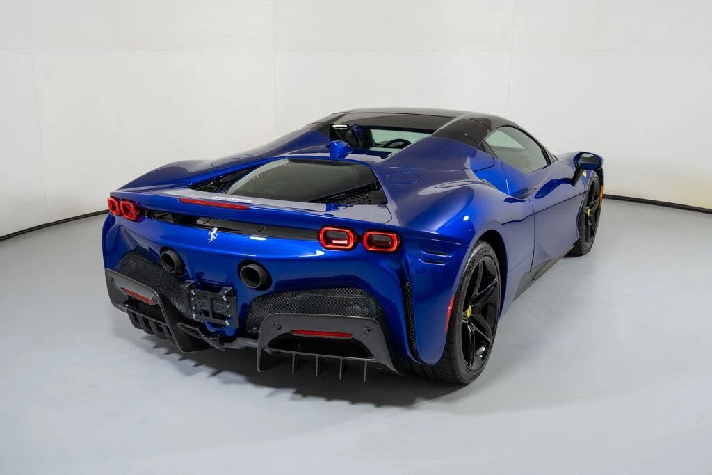 2022 Ferrari SF90 Spider - Image 19 of 31