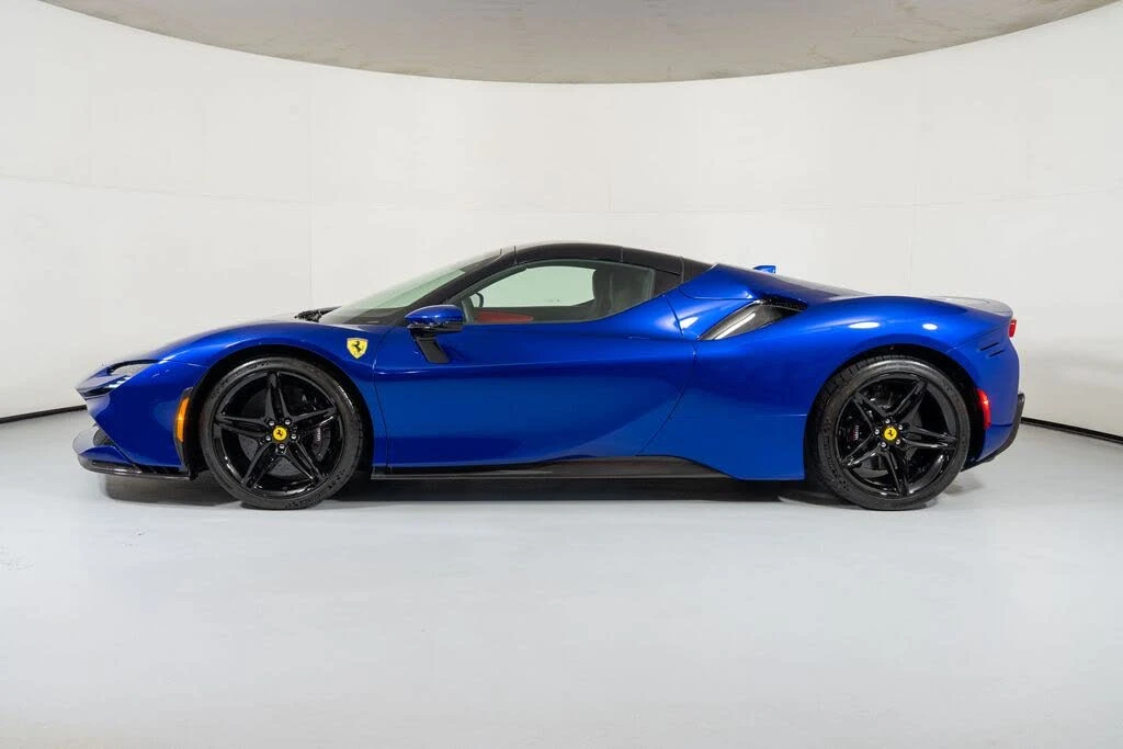 2022 Ferrari SF90 Spider - Image 12 of 31