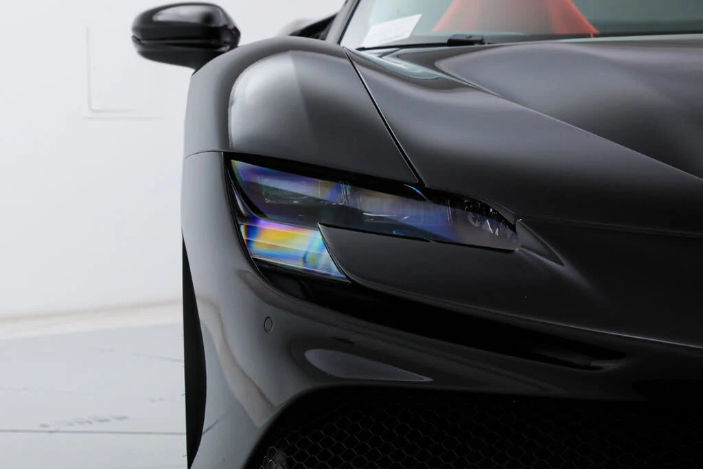 2022 Ferrari SF90 Spider - Image 17 of 31