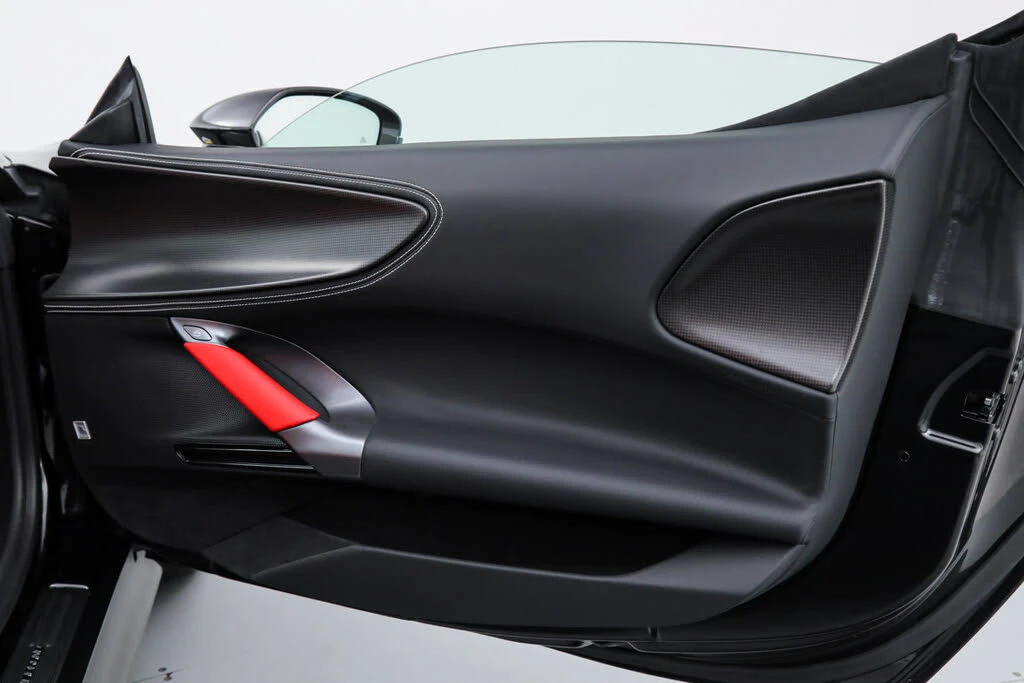 2022 Ferrari SF90 Spider - Image 25 of 31