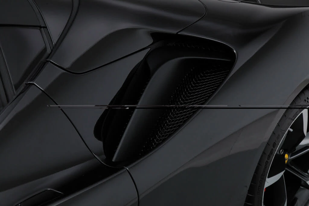 2022 Ferrari SF90 Spider - Image 19 of 31