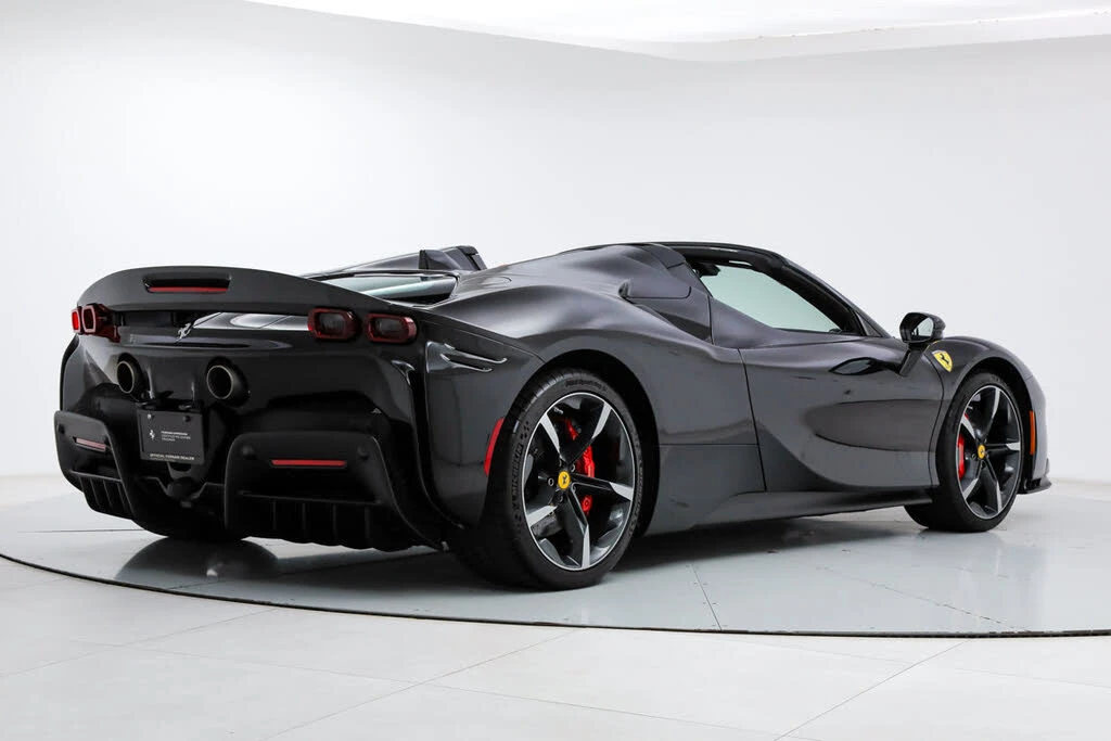 2022 Ferrari SF90 Spider - Image 8 of 31