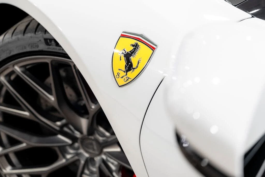 2022 Ferrari SF90 Spider - Image 12 of 31