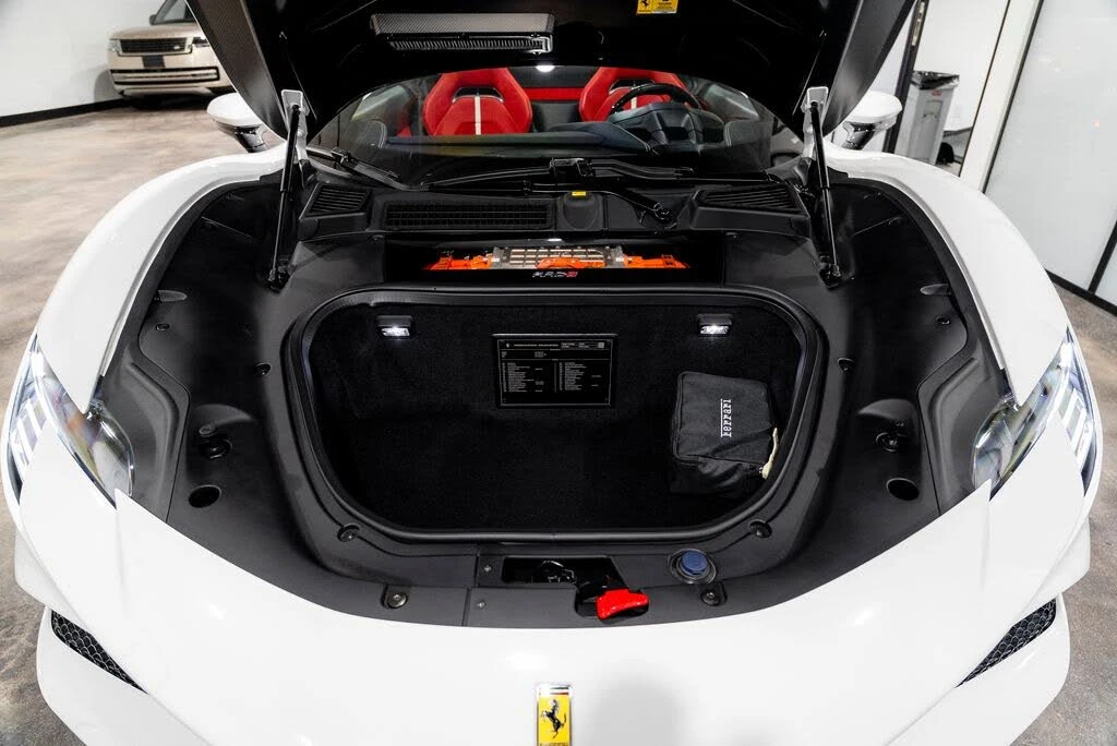 2022 Ferrari SF90 Spider - Image 17 of 31