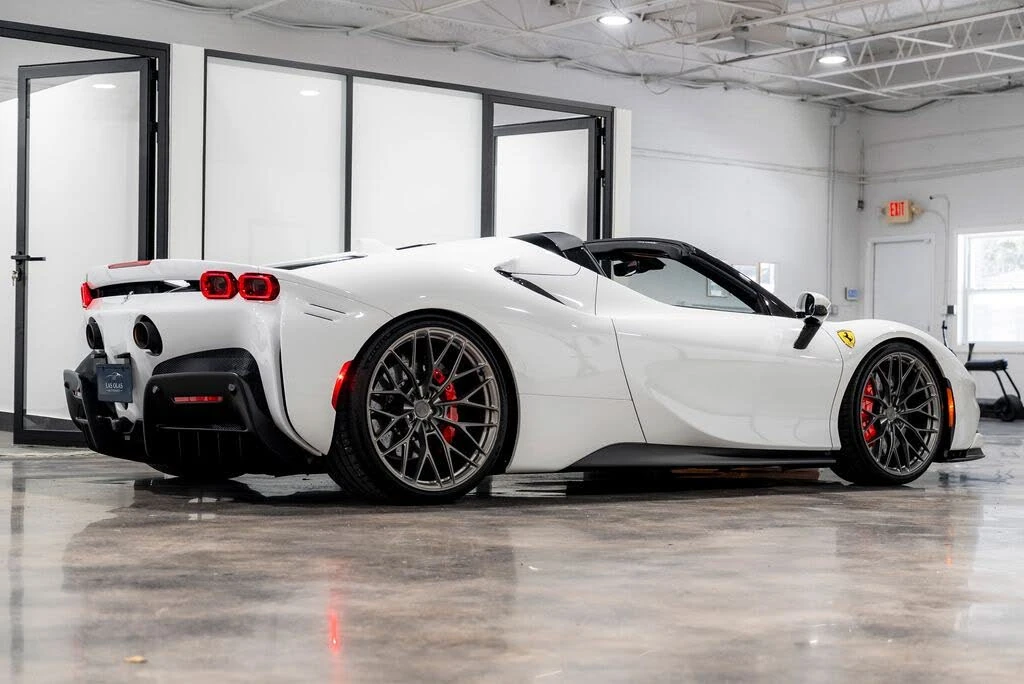 2022 Ferrari SF90 Spider - Image 18 of 31