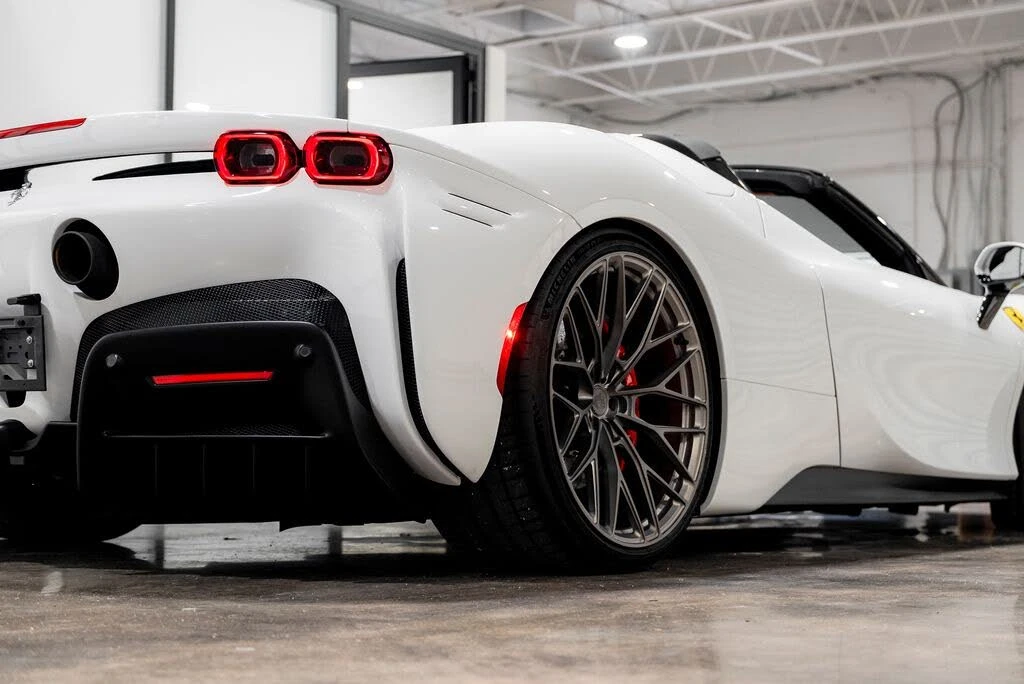 2022 Ferrari SF90 Spider - Image 26 of 31