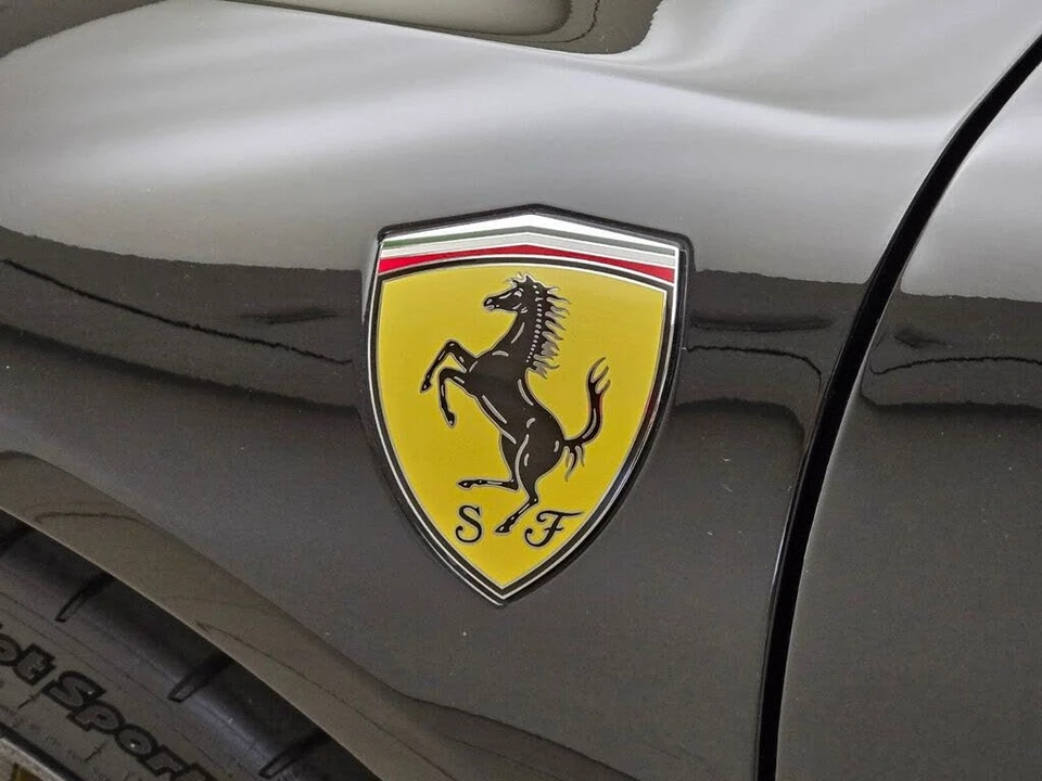 2022 Ferrari SF90 Spider - Image 16 of 31