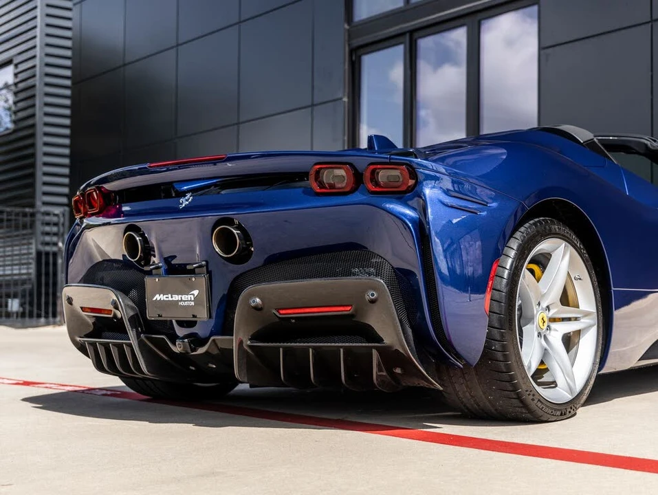 2022 Ferrari SF90 Spider - Image 13 of 31