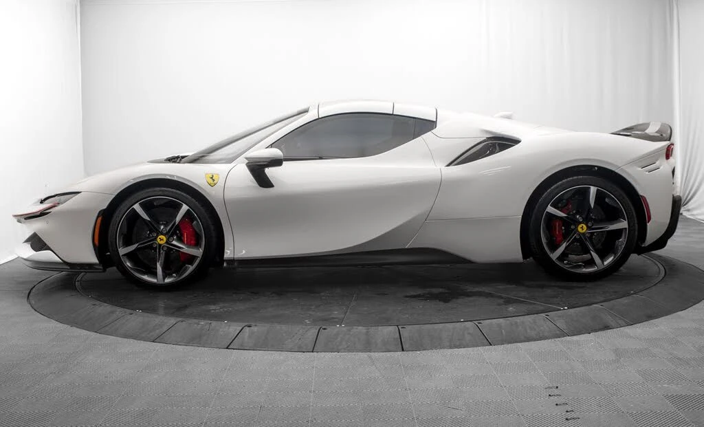 2022 Ferrari SF90 Spider - Image 14 of 31