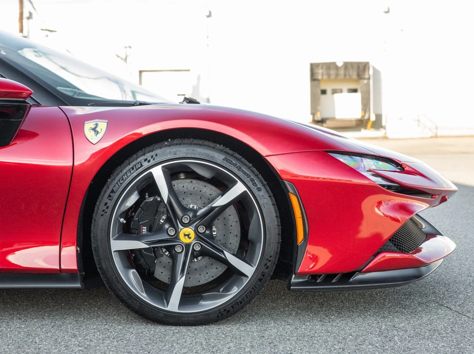 2022 Ferrari SF90 Spider - Image 24 of 31