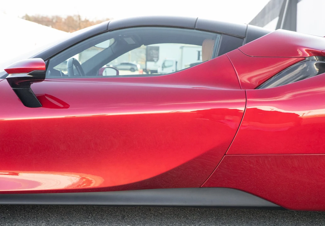 2022 Ferrari SF90 Spider - Image 26 of 31