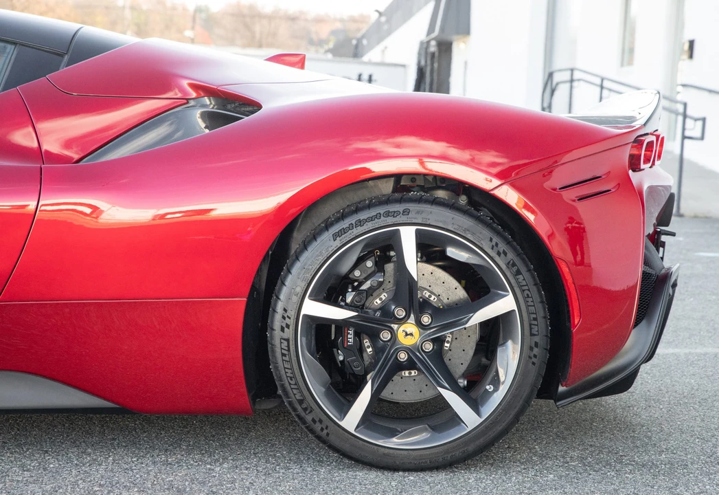 2022 Ferrari SF90 Spider - Image 27 of 31