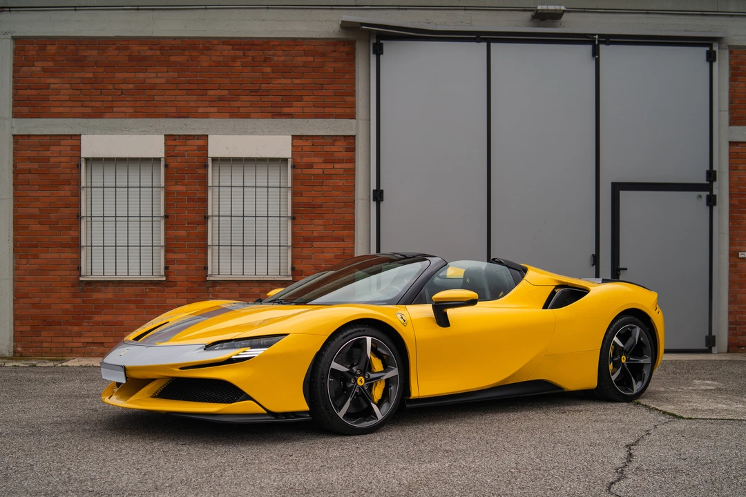2022 Ferrari SF90 Spider - Image 9 of 31