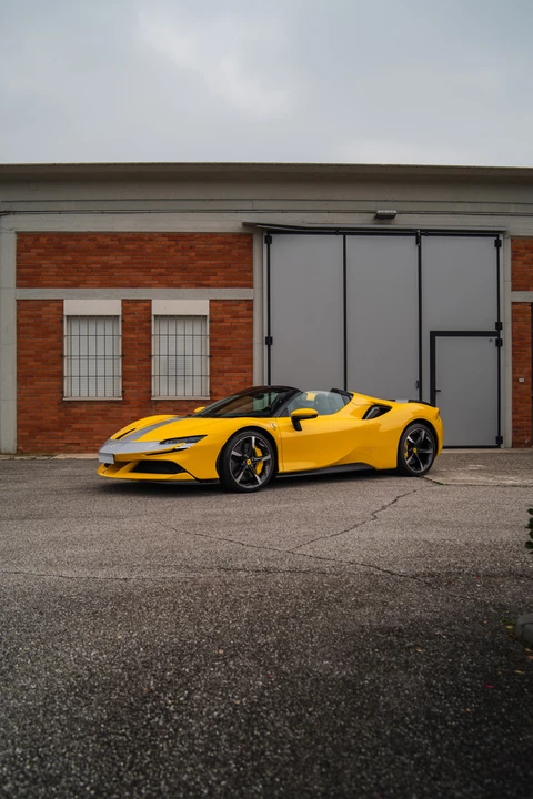 2022 Ferrari SF90 Spider - Image 17 of 31