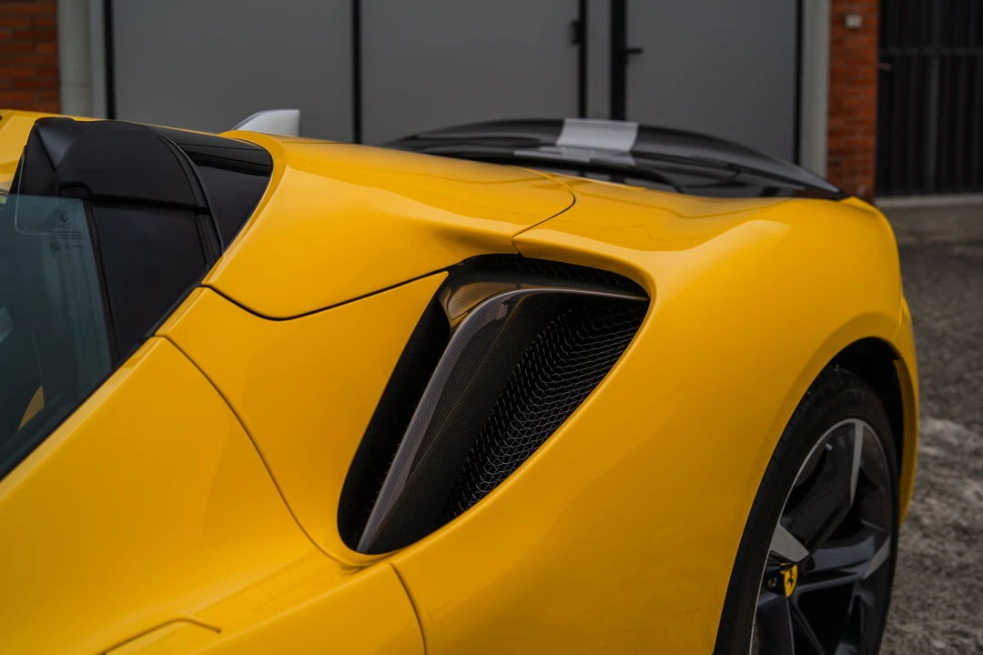 2022 Ferrari SF90 Spider - Image 27 of 31