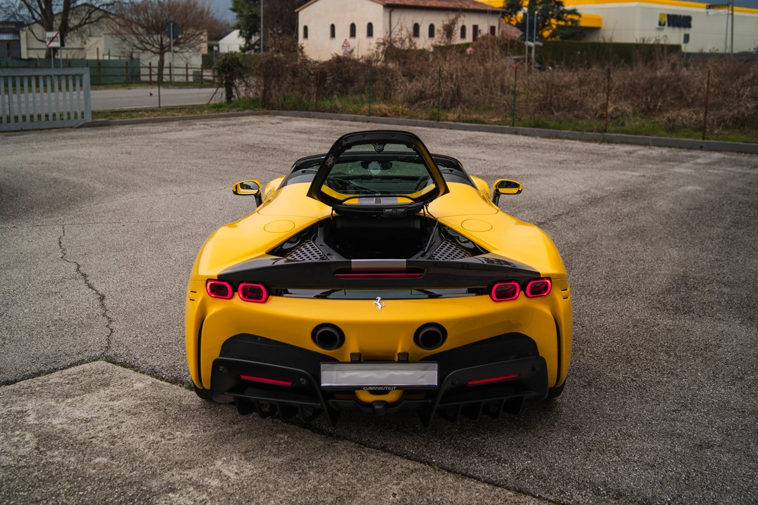 2022 Ferrari SF90 Spider - Image 12 of 31
