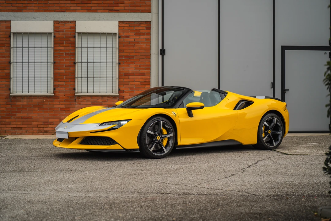 2022 Ferrari SF90 Spider - Image 13 of 31