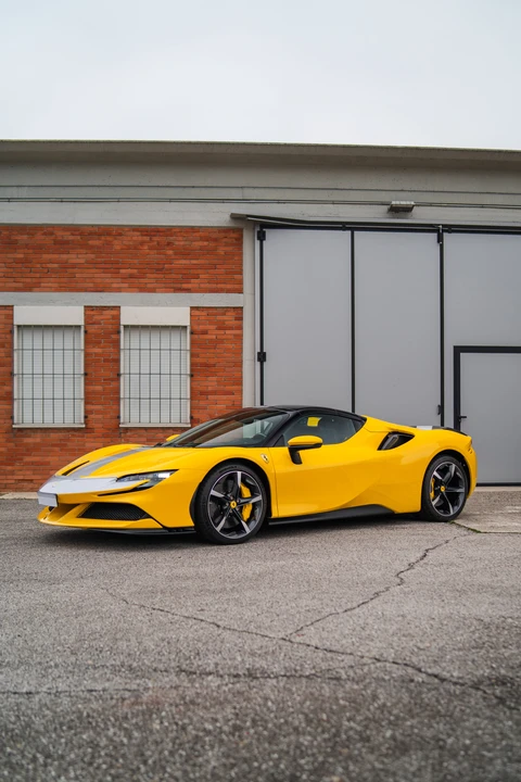 2022 Ferrari SF90 Spider - Image 20 of 31