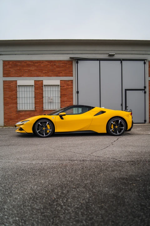 2022 Ferrari SF90 Spider - Image 21 of 31