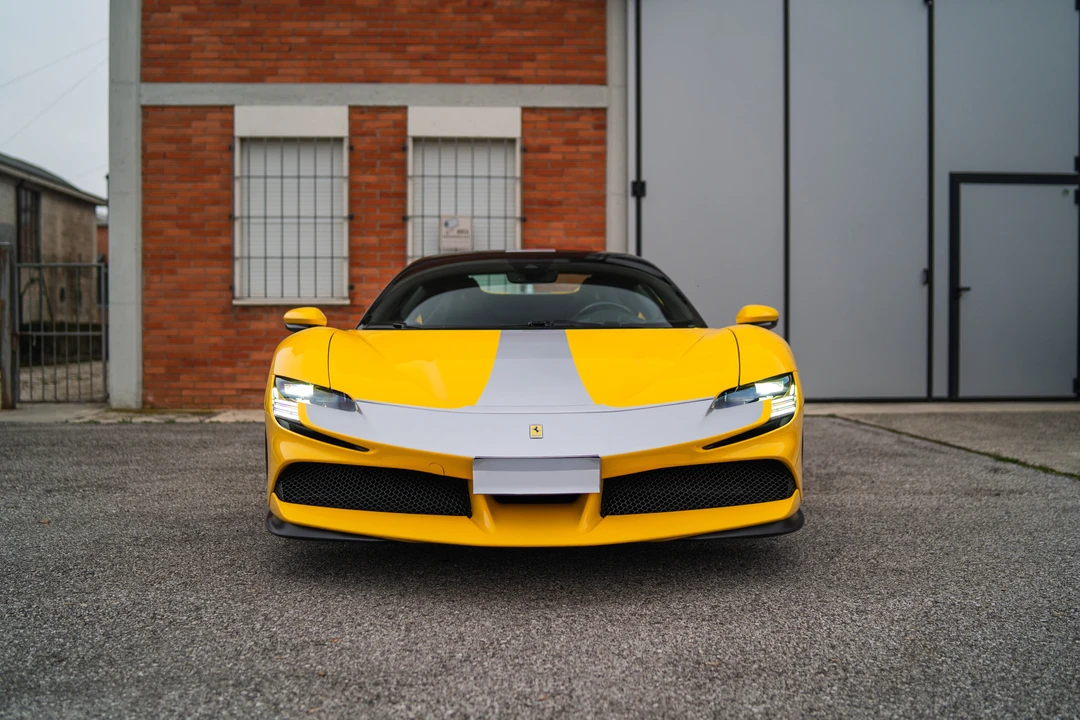 2022 Ferrari SF90 Spider - Image 15 of 31