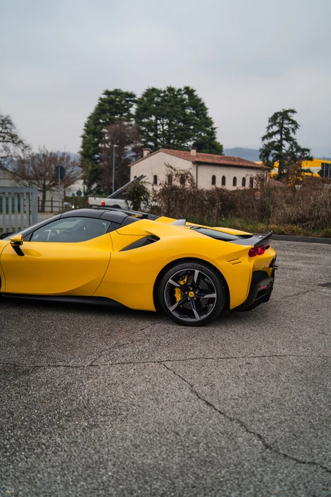 2022 Ferrari SF90 Spider - Image 23 of 31