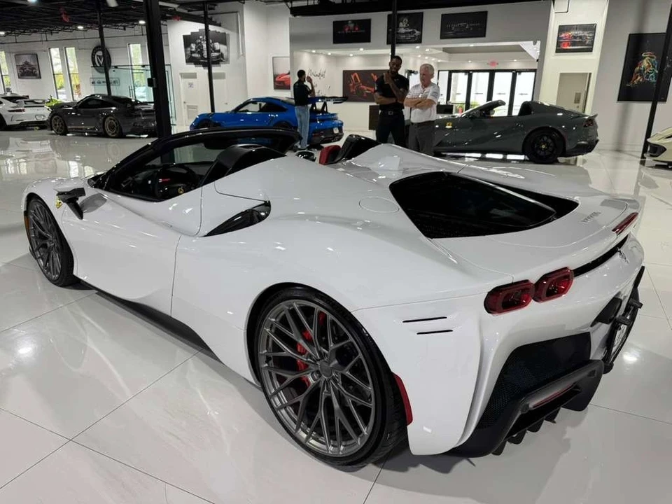 2022 Ferrari SF90 Spider - Image 5 of 12