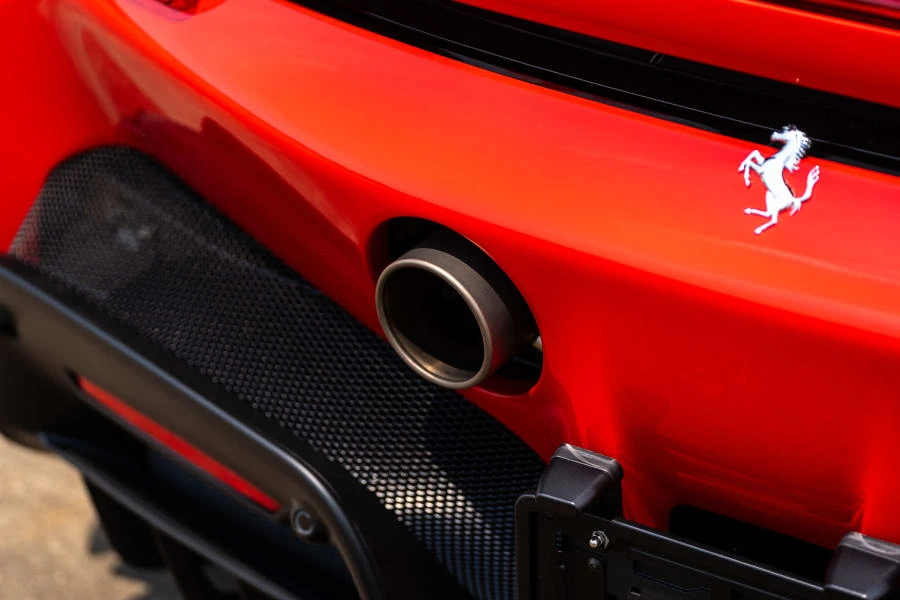 2022 Ferrari SF90 Spider - Image 18 of 31