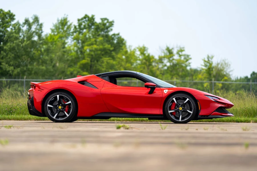 2022 Ferrari SF90 Spider - Image 16 of 31