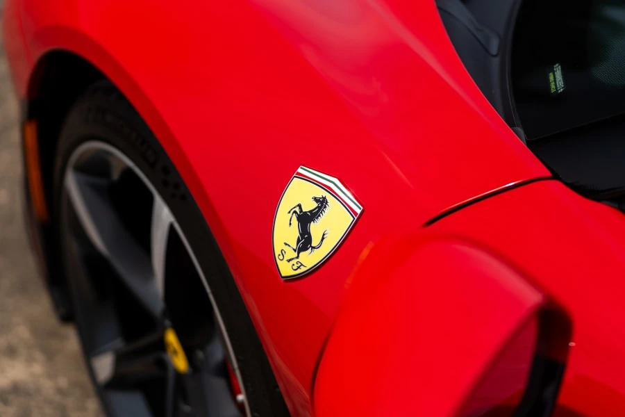 2022 Ferrari SF90 Spider - Image 21 of 31