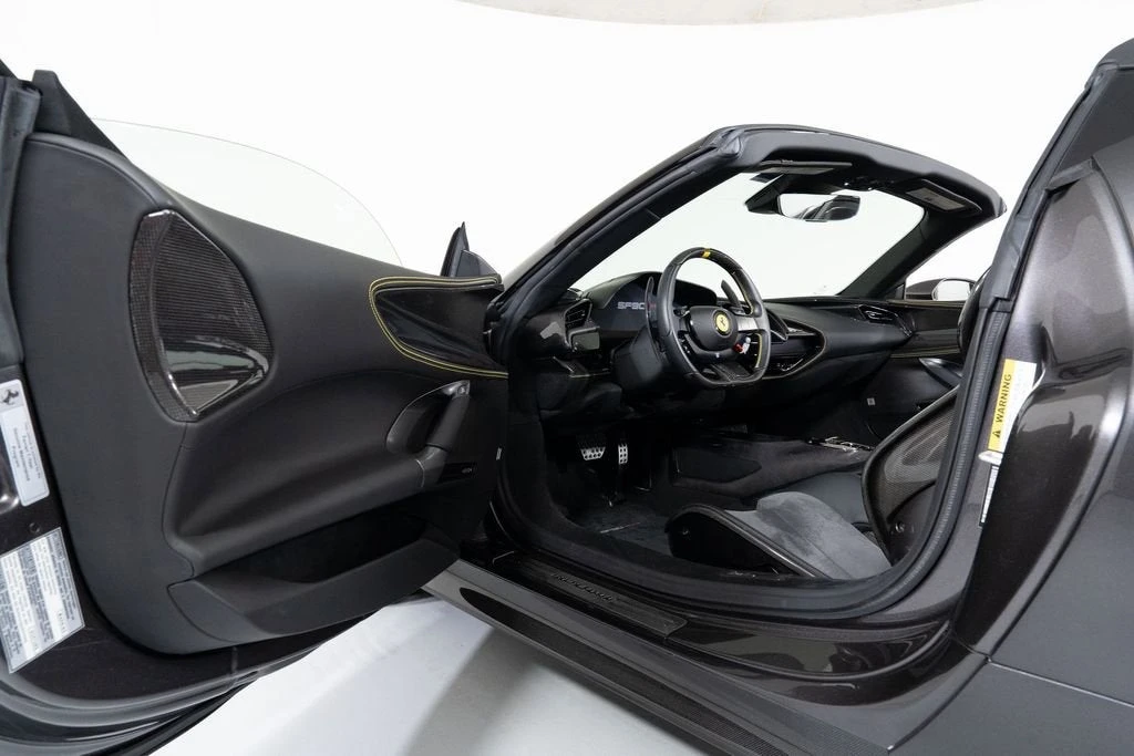 2022 Ferrari SF90 Spider - Image 30 of 31