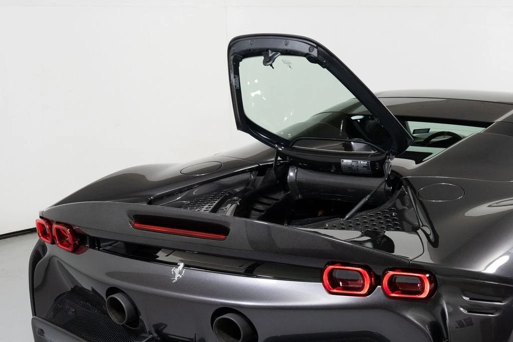 2022 Ferrari SF90 Spider - Image 17 of 31