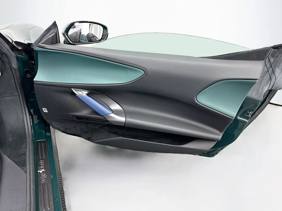 2022 Ferrari SF90 Spider - Image 30 of 31