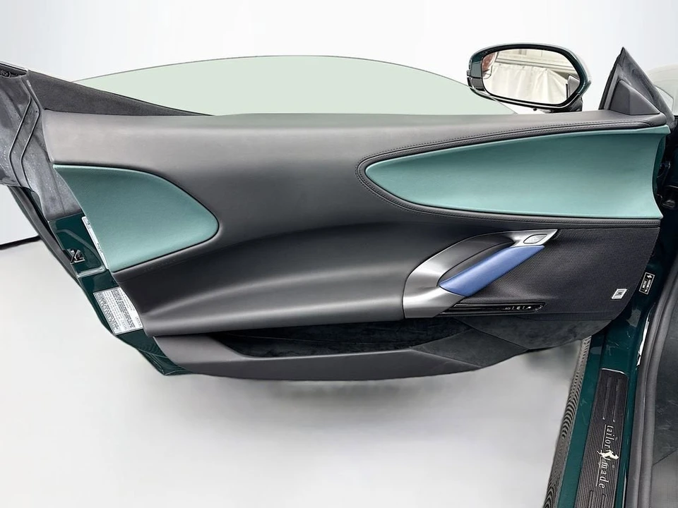 2022 Ferrari SF90 Spider - Image 29 of 31
