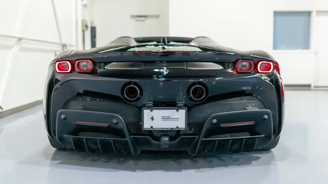 2022 Ferrari SF90 Spider - Image 16 of 17