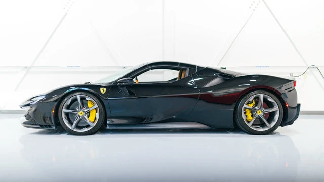 2022 Ferrari SF90 Spider - Image 15 of 17