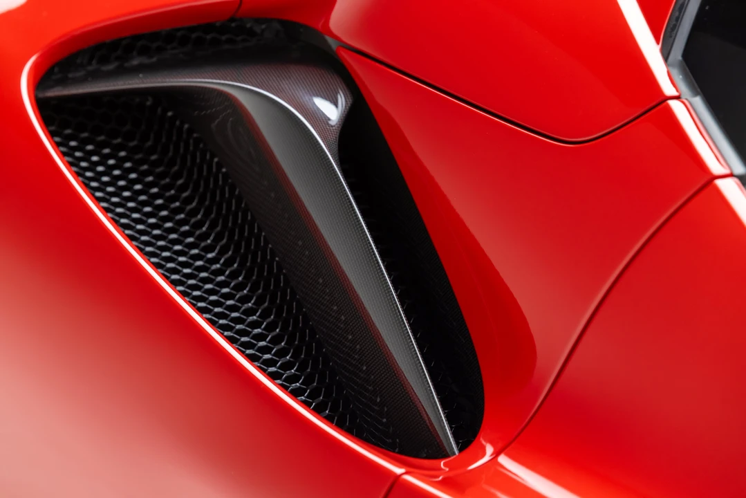 2022 Ferrari SF90 Spider - Image 28 of 31
