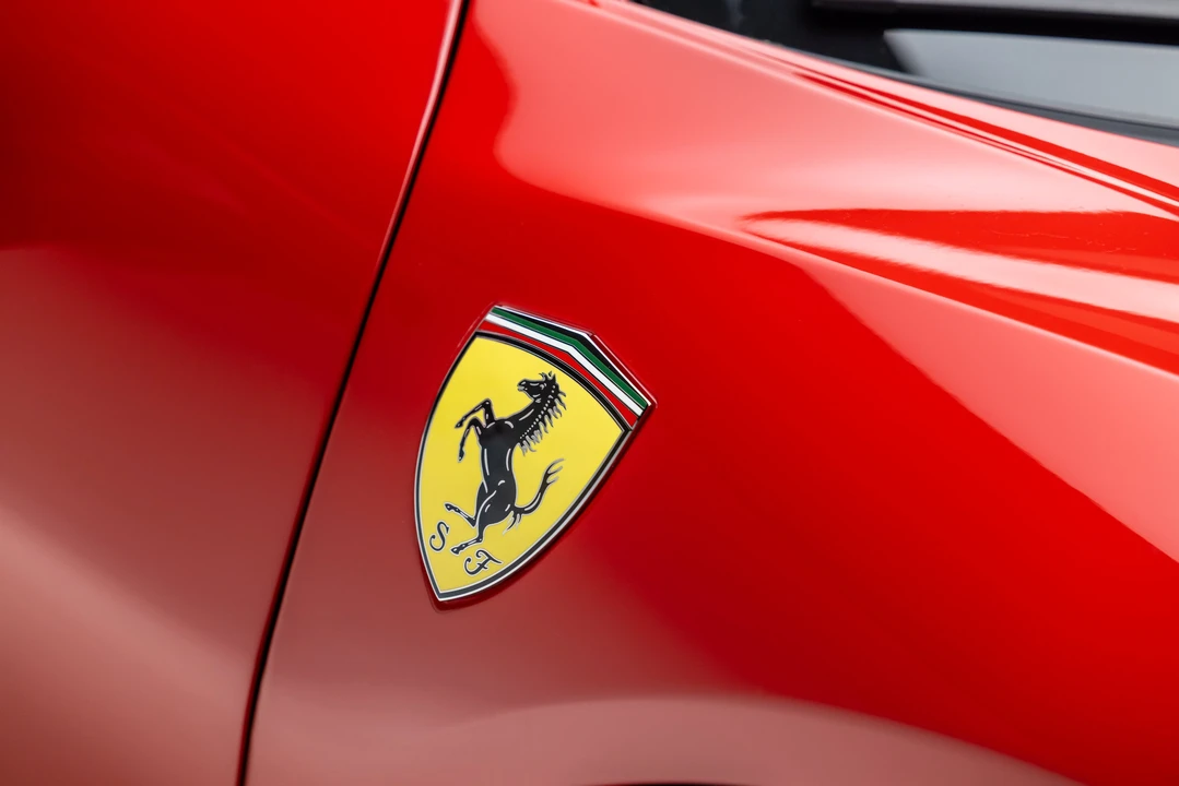 2022 Ferrari SF90 Spider - Image 27 of 31