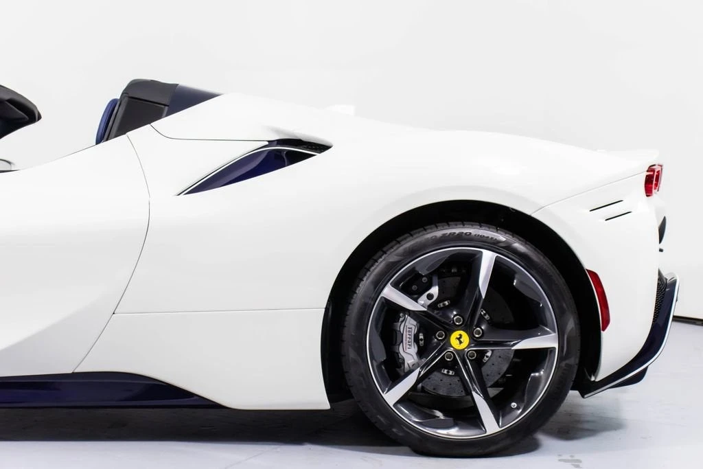 2022 Ferrari SF90 Spider - Image 27 of 31