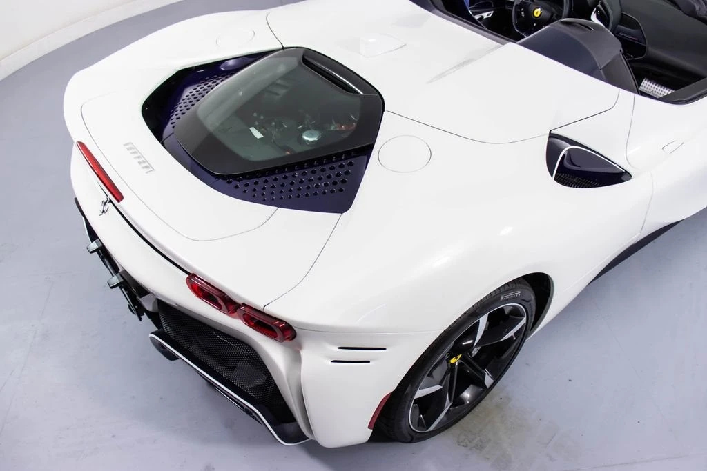 2022 Ferrari SF90 Spider - Image 21 of 31