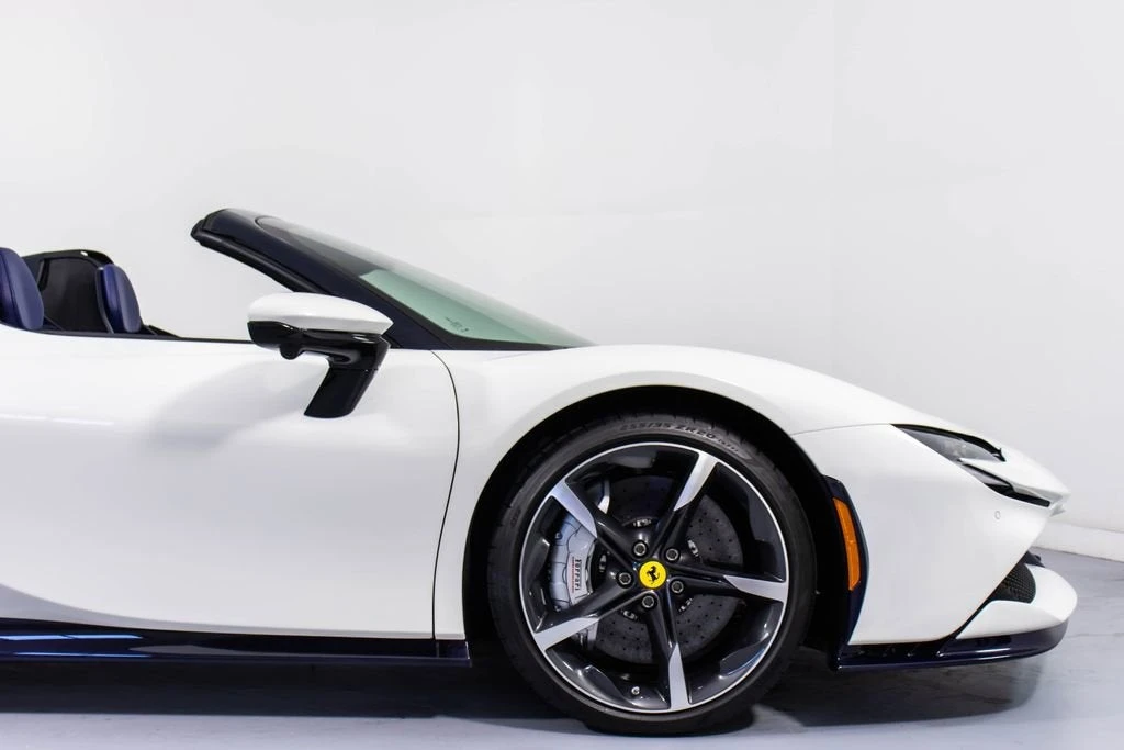 2022 Ferrari SF90 Spider - Image 17 of 31