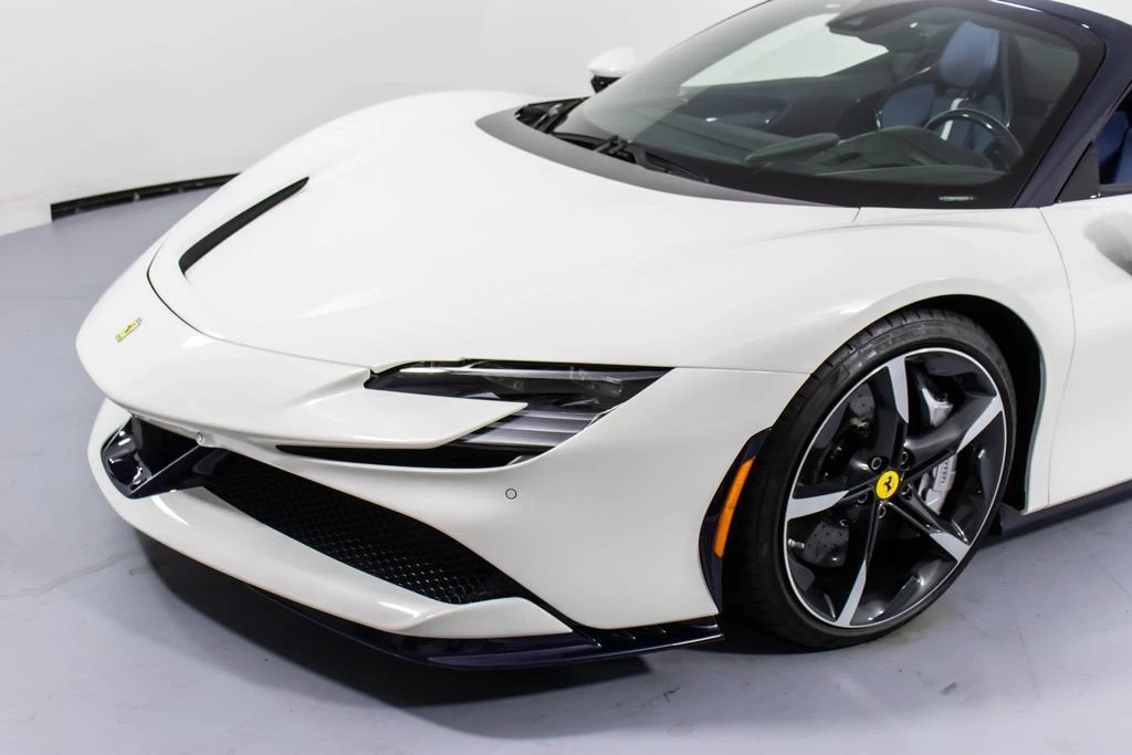 2022 Ferrari SF90 Spider - Image 29 of 31