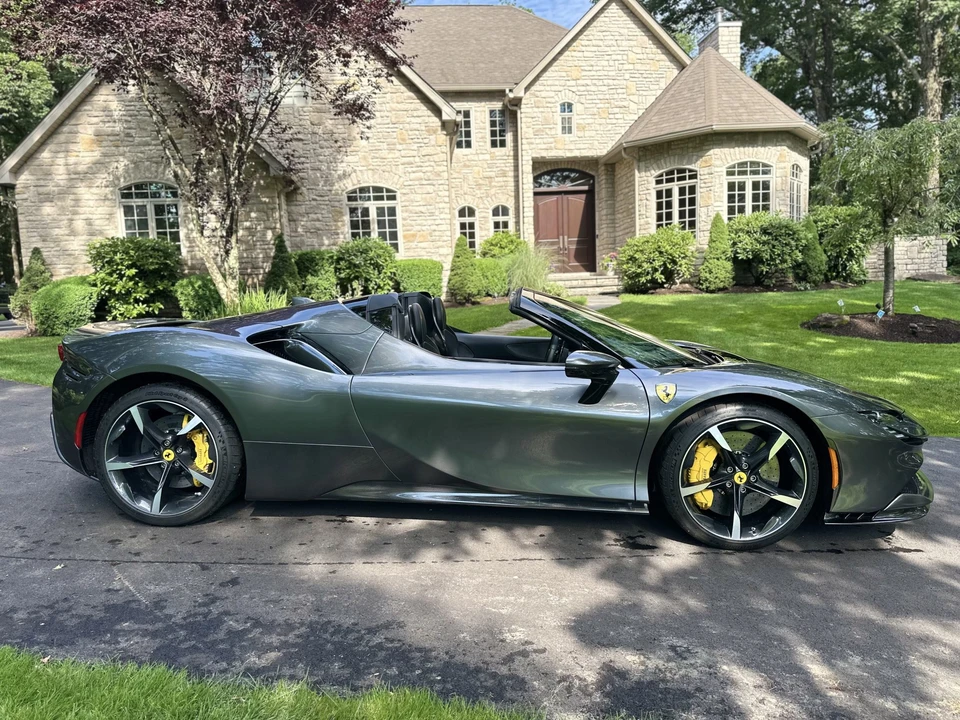 2022 Ferrari SF90 Spider - Image 6 of 31