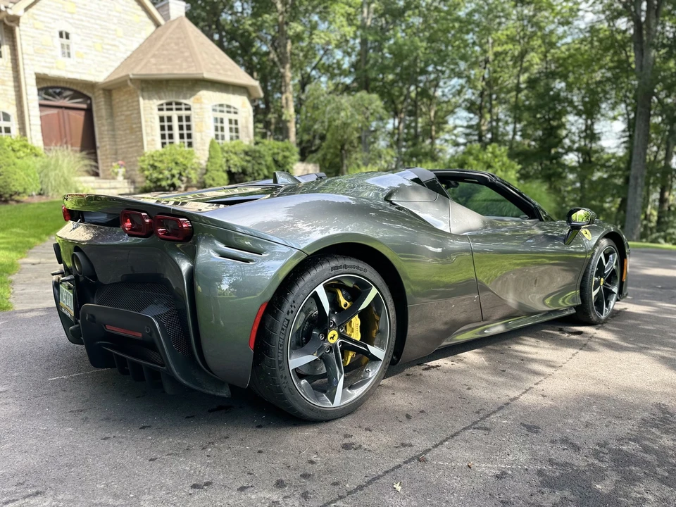 2022 Ferrari SF90 Spider - Image 5 of 31