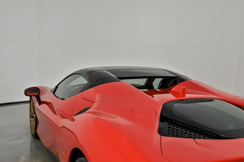 2022 Ferrari SF90 Spider - Image 22 of 31