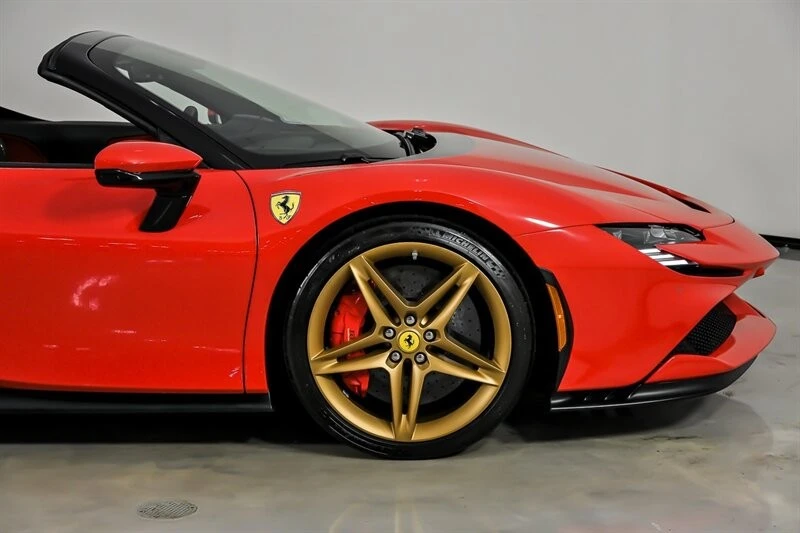 2022 Ferrari SF90 Spider - Image 15 of 31