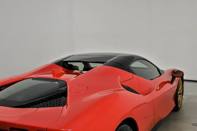 2022 Ferrari SF90 Spider - Image 21 of 31