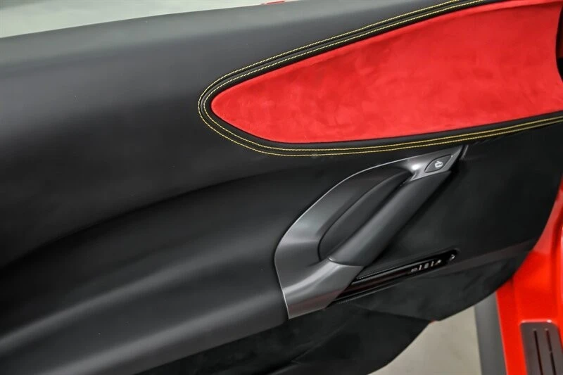 2022 Ferrari SF90 Spider - Image 28 of 31