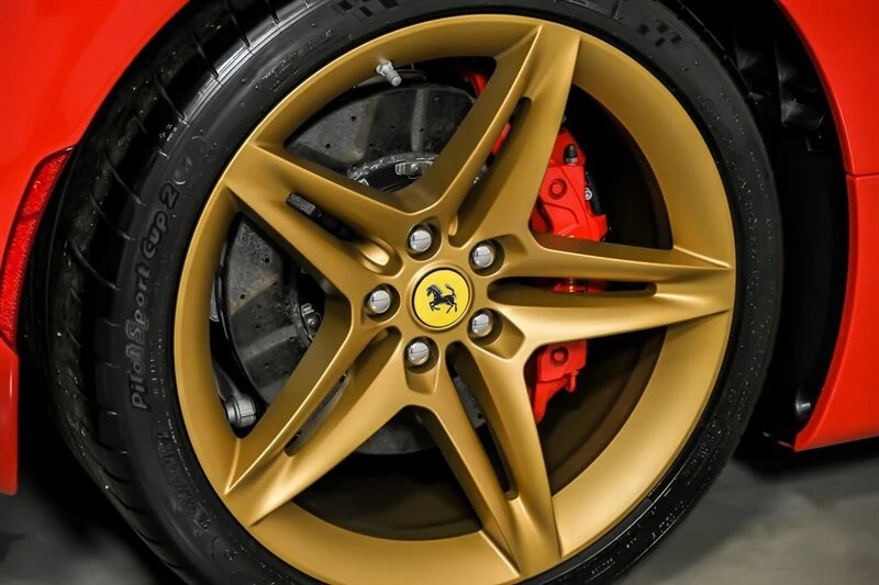 2022 Ferrari SF90 Spider - Image 16 of 31