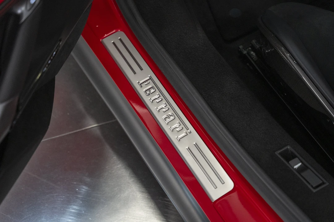 2022 Ferrari SF90 Spider - Image 27 of 31